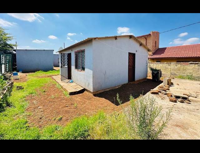 2 BEDROOM HOUSE FOR SALE IN ORANGE FARM